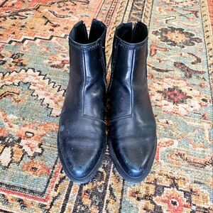 Dr. MARTENS ZILLOW SIZE 7 US